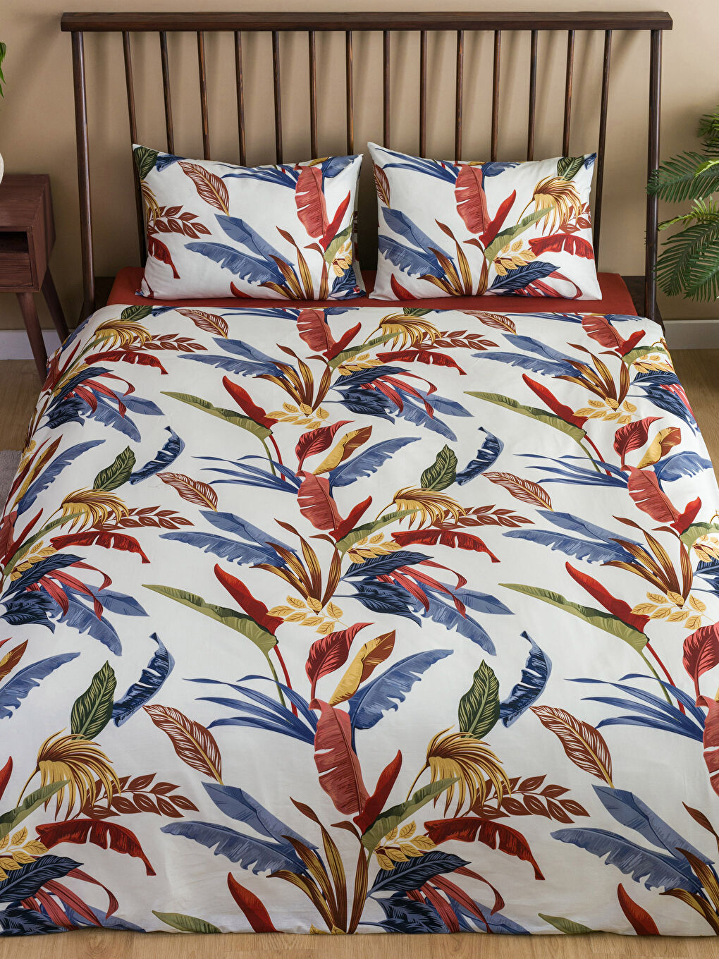 Karışık Desenli Pamuklu Çift Kişilik Nevresim Takımı-1