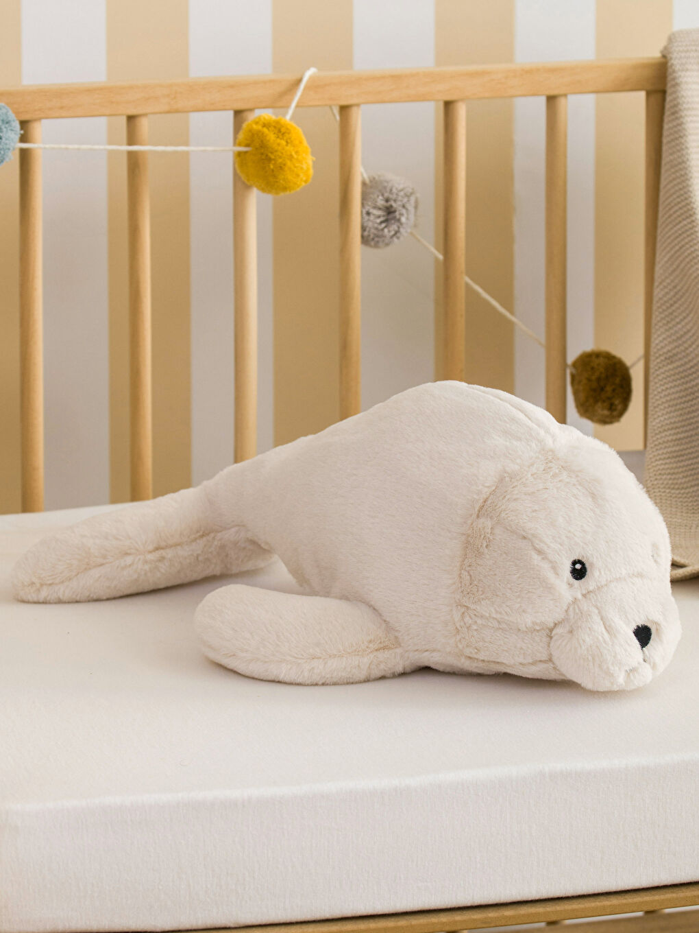 Bej Fok Figürlü Pelüş Kırlent 50 cm