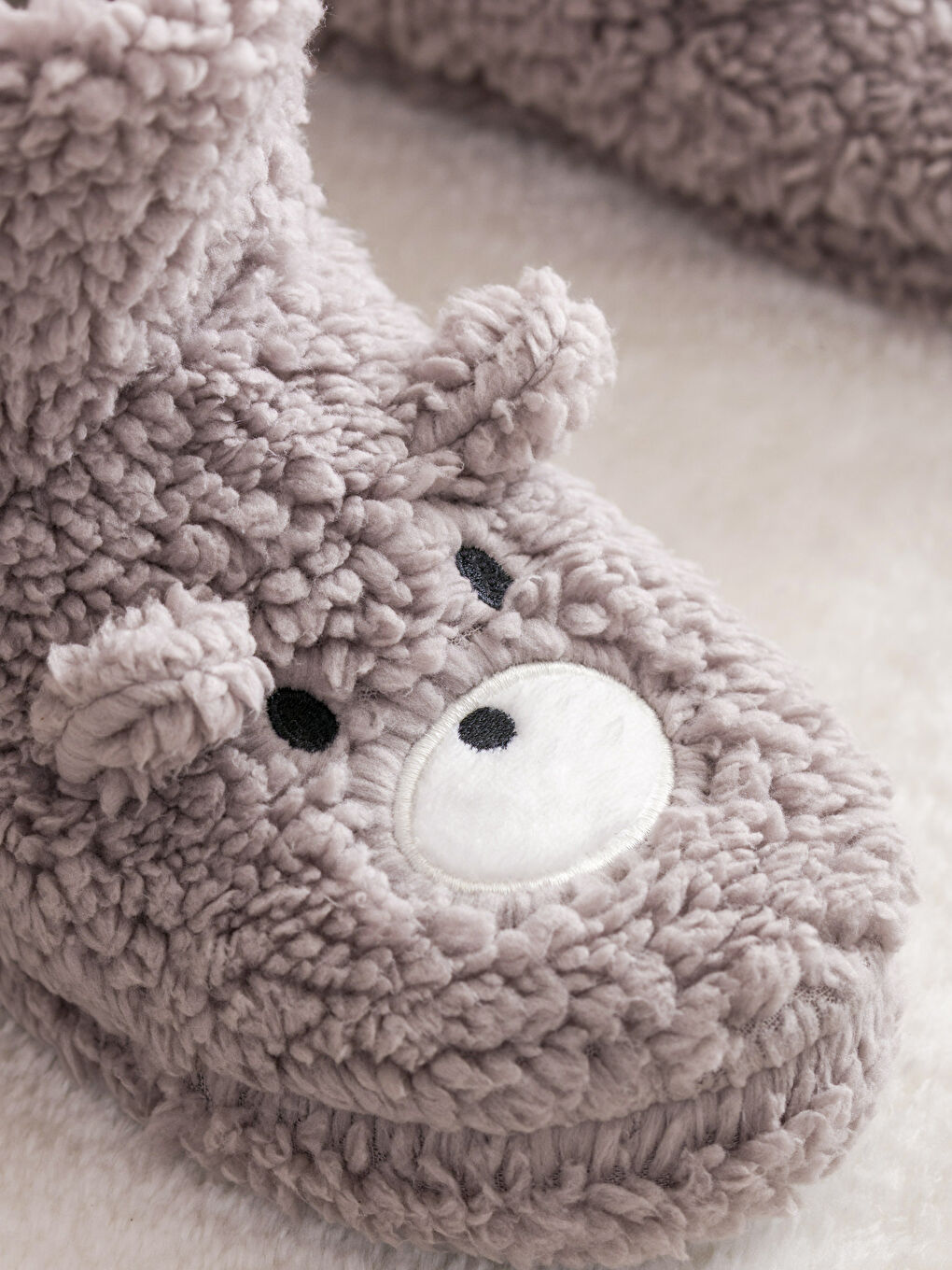 Gri 3D Detaylı Nakışlı Pelüş Kadın Ev Botu-5