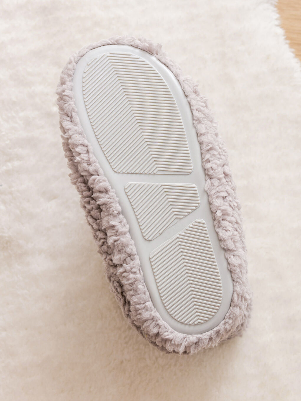 Gri 3D Detaylı Nakışlı Pelüş Kadın Ev Botu-9
