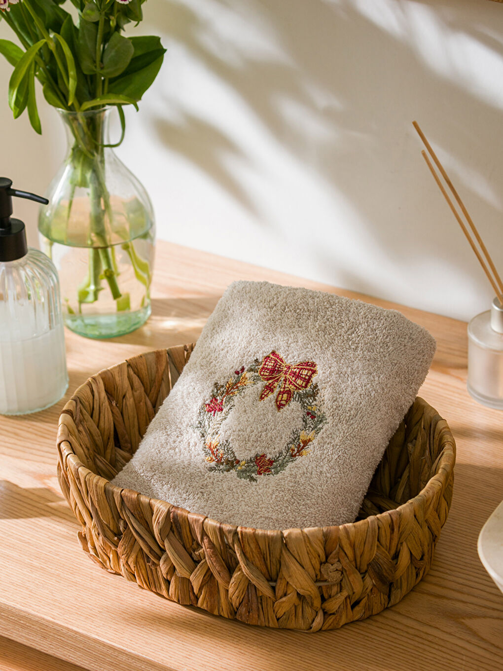 Embroidered Cotton Face Towel 50x80 cm-1