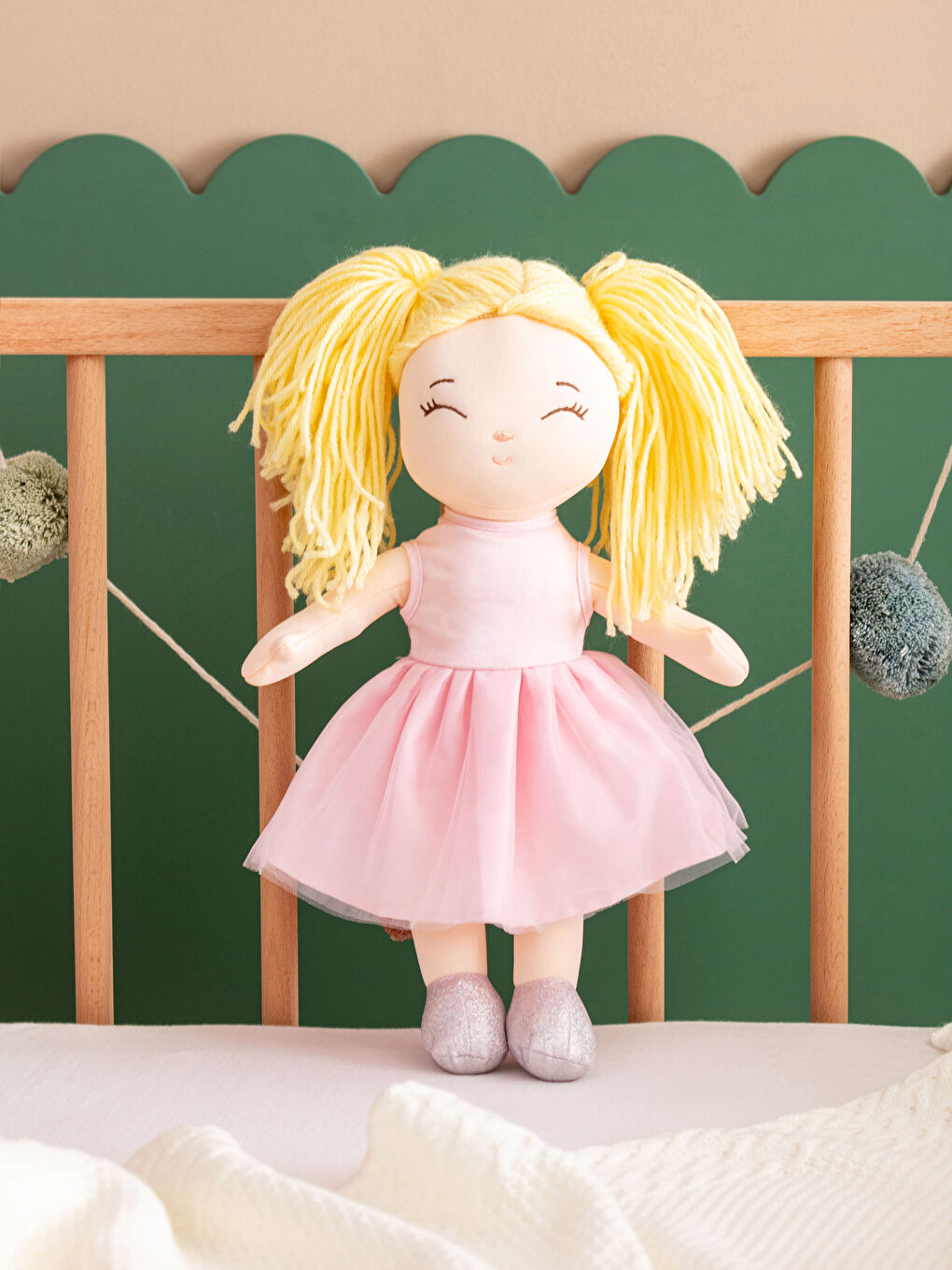 Karışık Nakışlı Dolgulu Pelüş Bebek Kırlent 35 cm-1