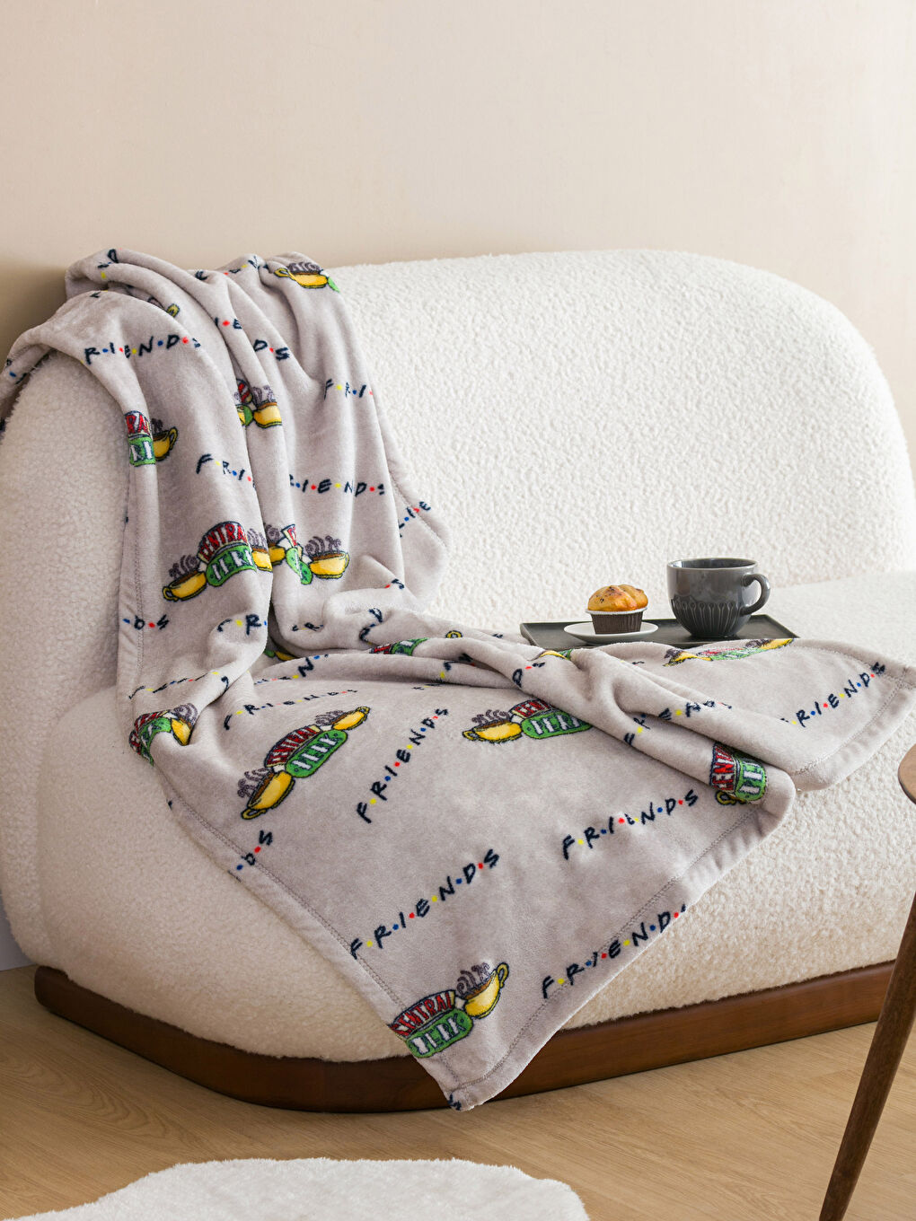 Karışık Friends Baskılı Tv Battaniyesi 100x150 cm