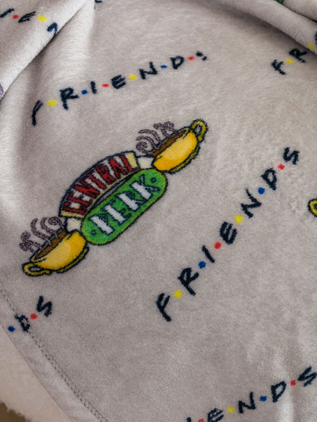 Karışık Friends Baskılı Tv Battaniyesi 100x150 cm-1