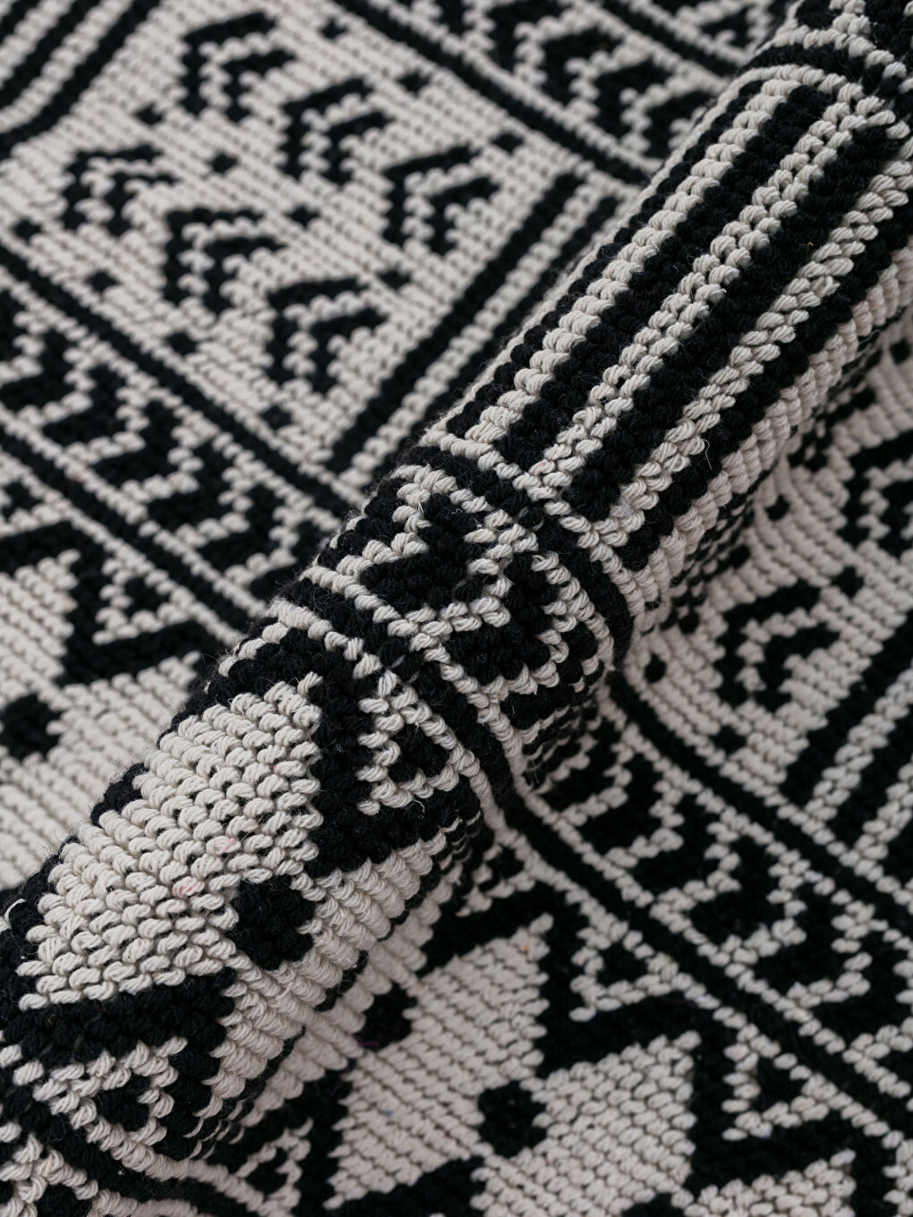 Geometric Patterned Bath Mat 2 Pack-2