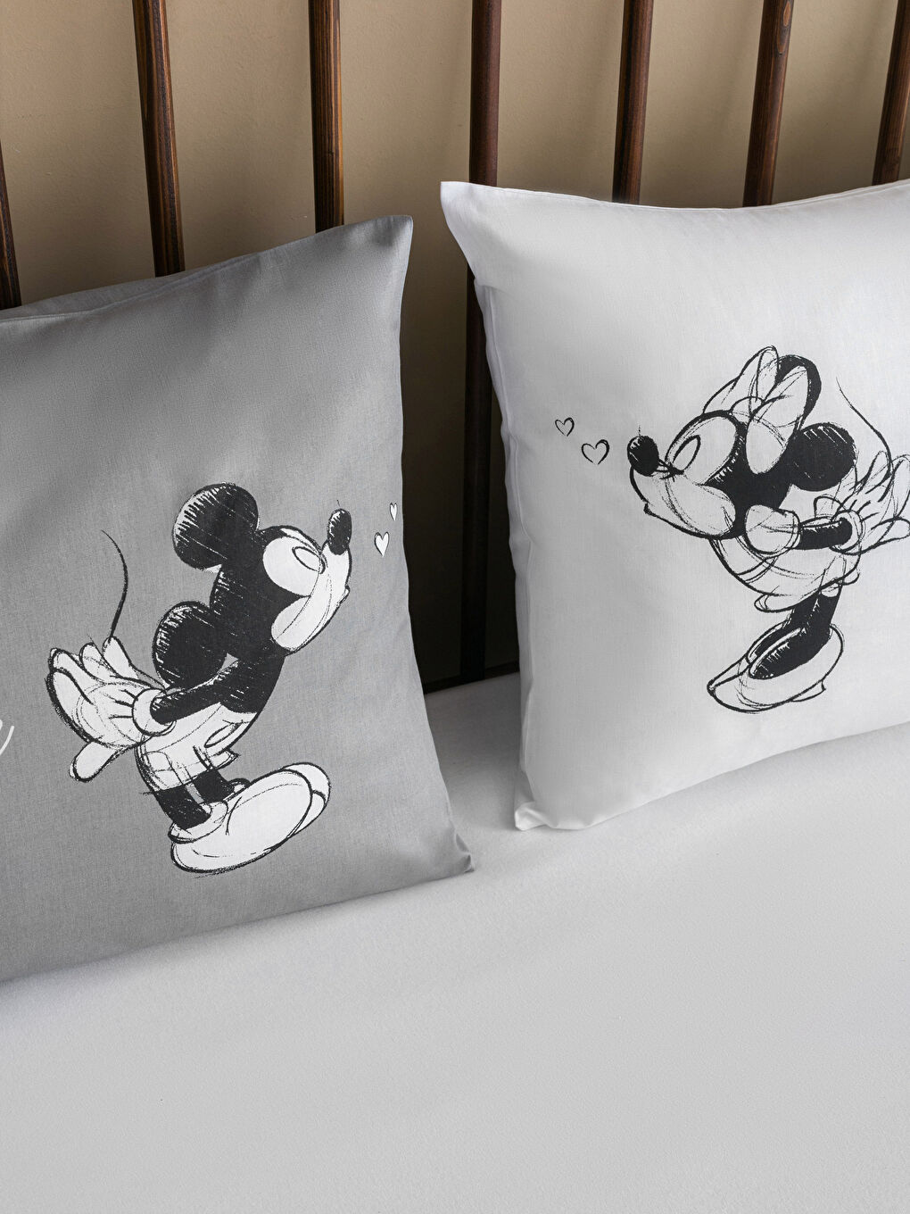 LCW HOME Minnie and Mickey Mouse Printed Pillow Case 2-Piece 50x70 Cm -W3FR46Z4-LQJ