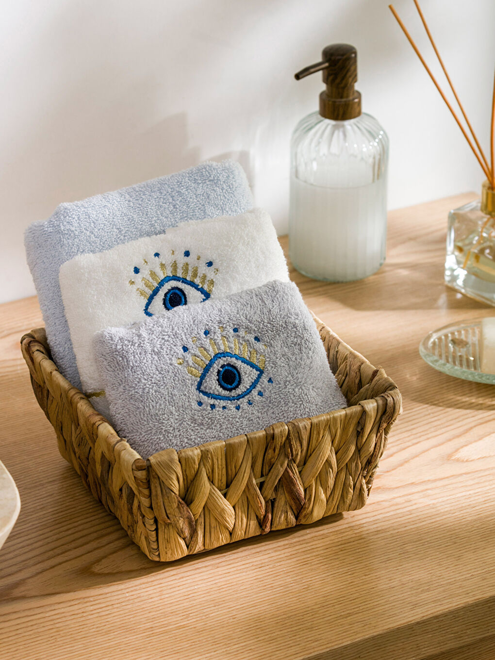 Serviette d'invité Brodée Œil Lot de 3 pièces 30x50 cm-1