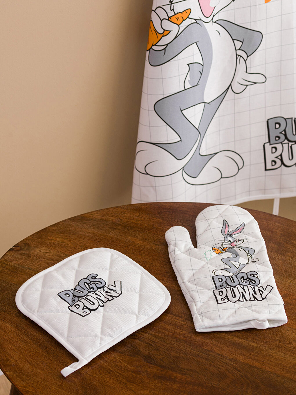 Bugs Bunny Printed Oven Mitten Set-2