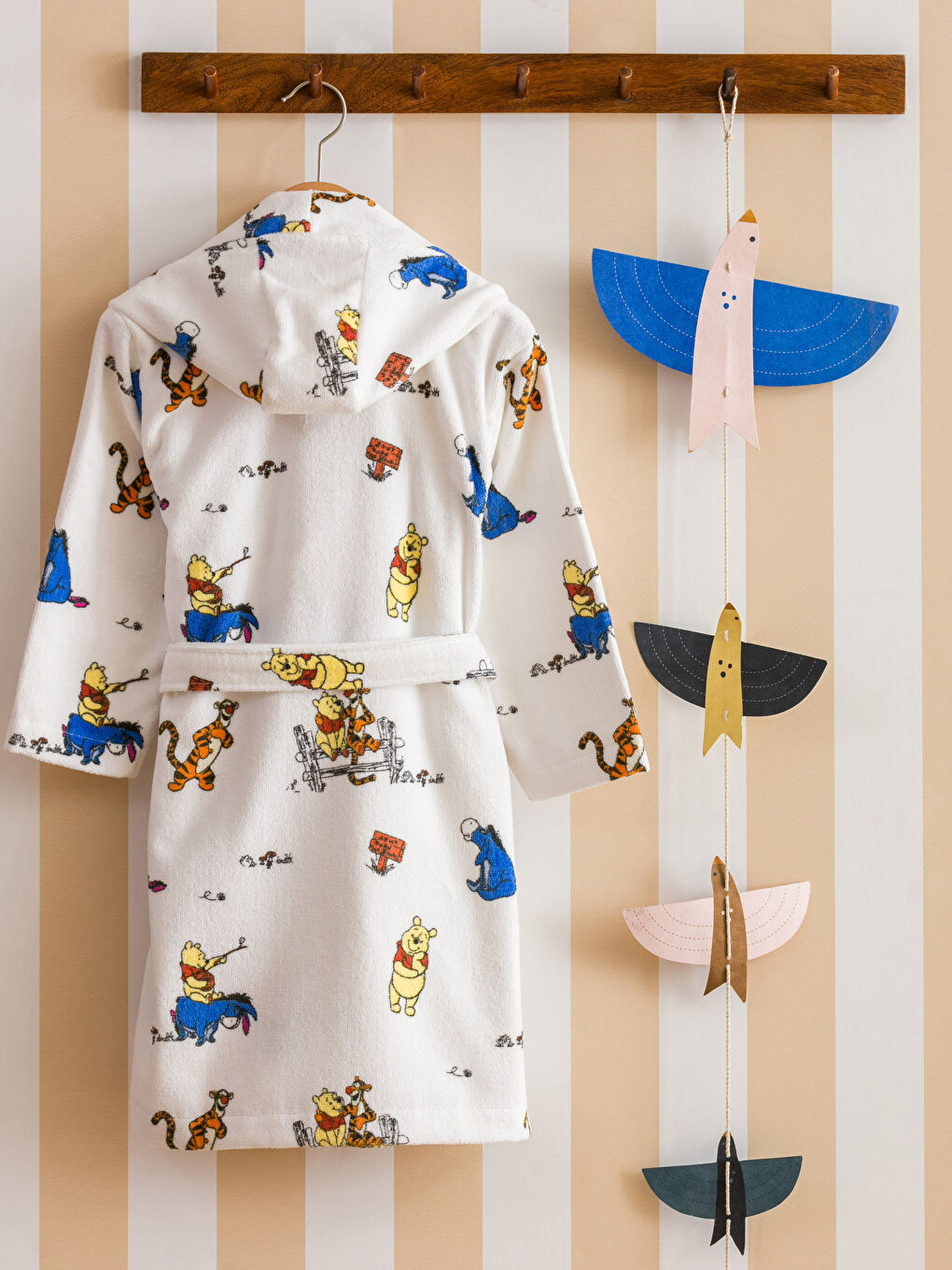 Karışık Winnie the Pooh Baskılı Kapüşon Yakalı Kız Çocuk Bornoz-1