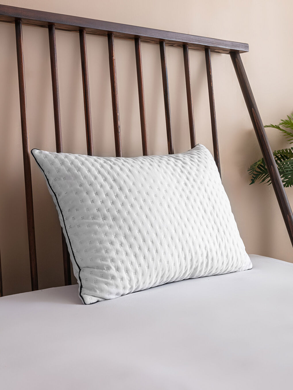 Beyaz Mikrofiber Yastık 50x70 cm