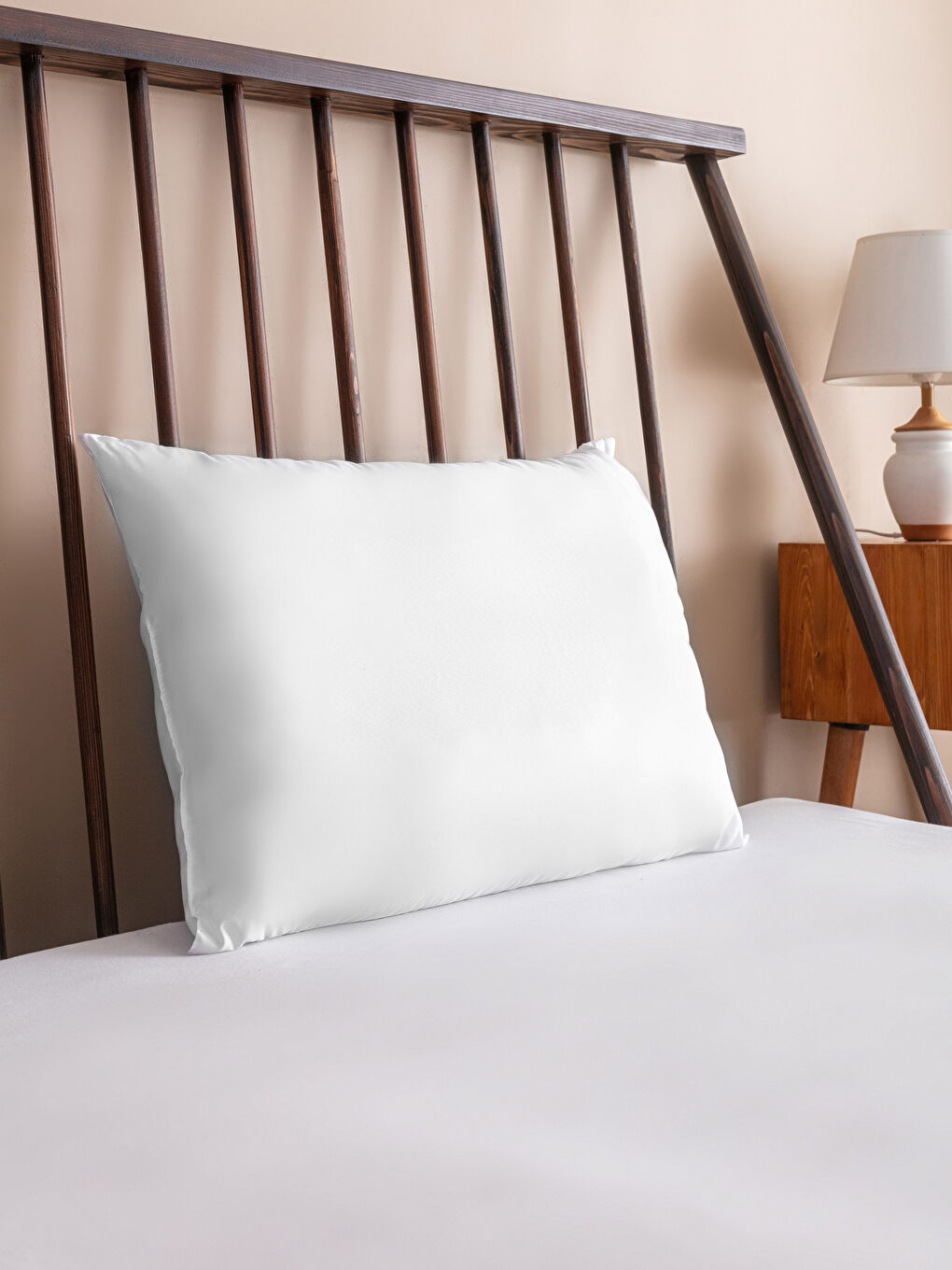 Beyaz Mikrofiber Yastık 50x70 cm