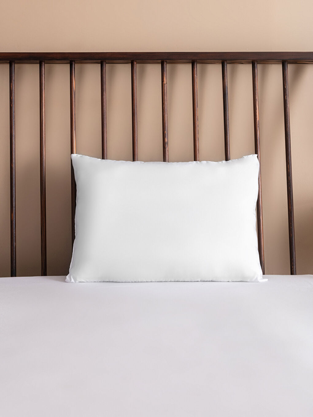 Beyaz Mikrofiber Yastık 50x70 cm-1