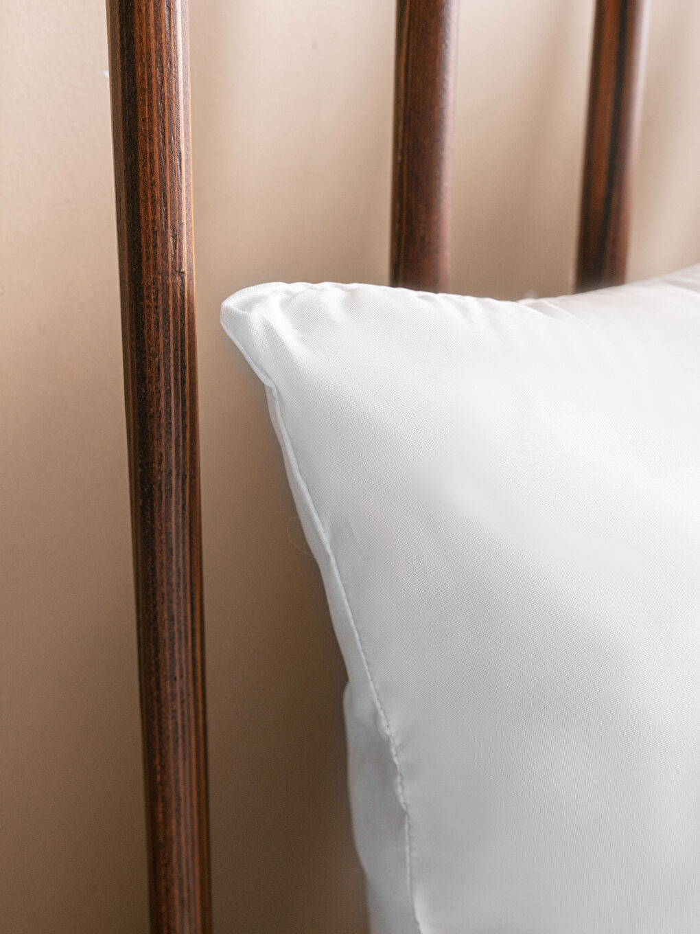 Beyaz Mikrofiber Yastık 50x70 cm-2