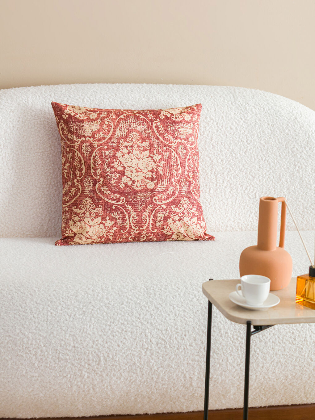 Kahverengi Desenli Kırlent Kılıfı 45x45 cm