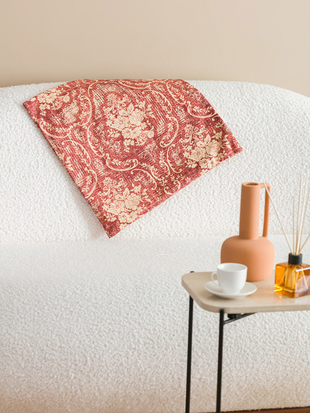 Kahverengi Desenli Kırlent Kılıfı 45x45 cm-1