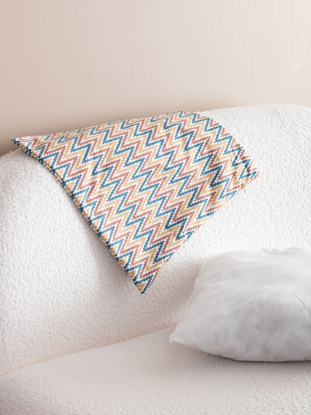 Karışık Desenli Dolgulu Kırlent 45x45 cm-1