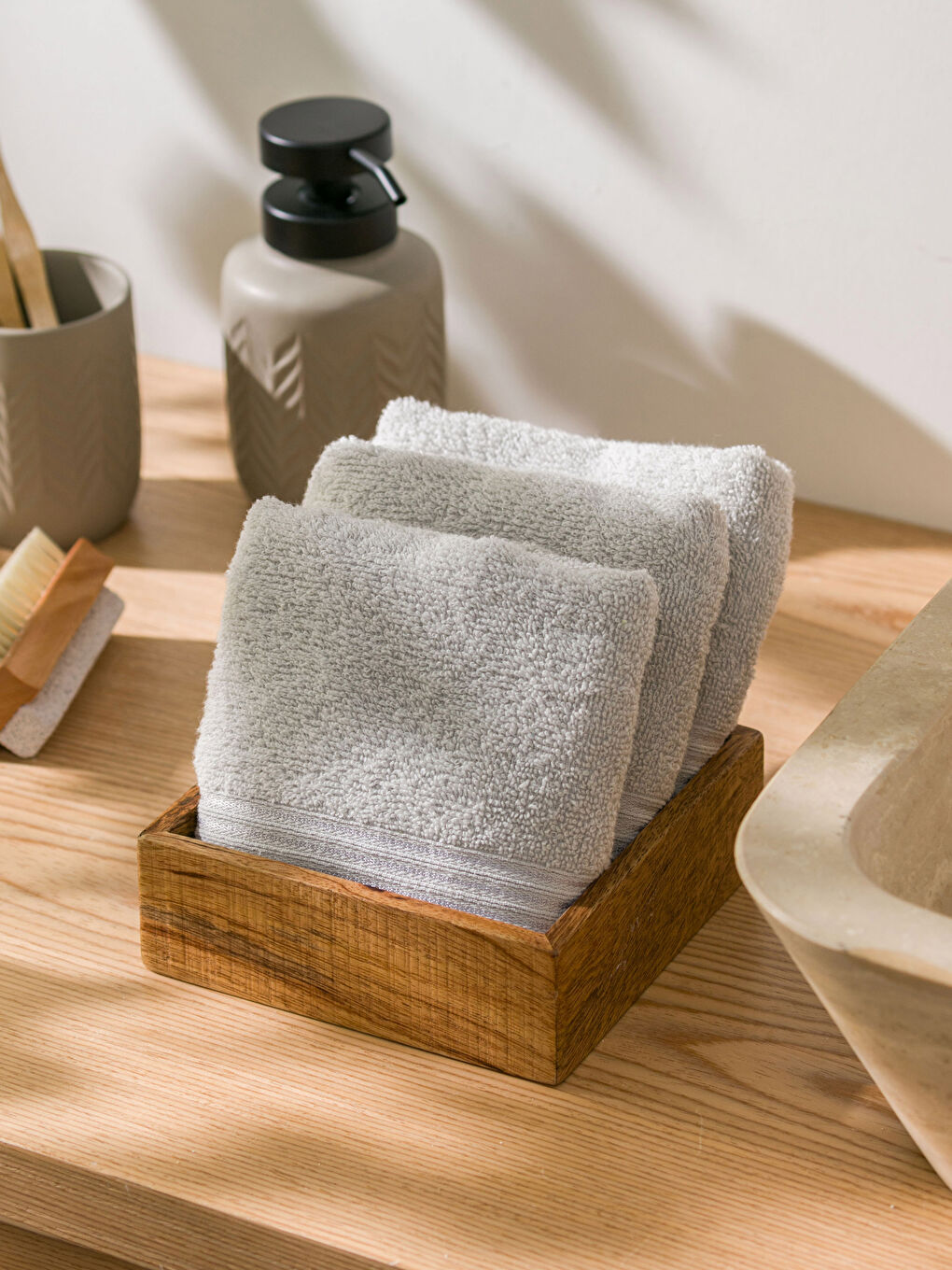 Gri Nakışlı Pamuklu El Havlusu 3'lü 30x50 cm-1