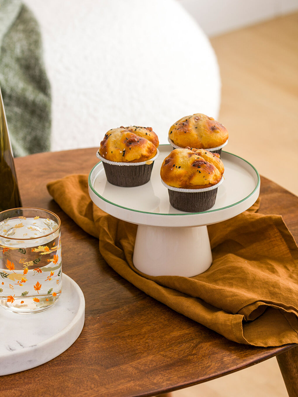 Yeşil Seramik Ayaklı Sunumluk 20 cm