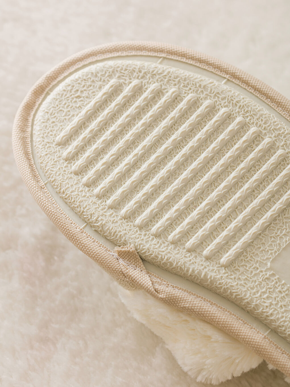 Bej Önü Kapalı Süet Kadın Ev Terliği-4