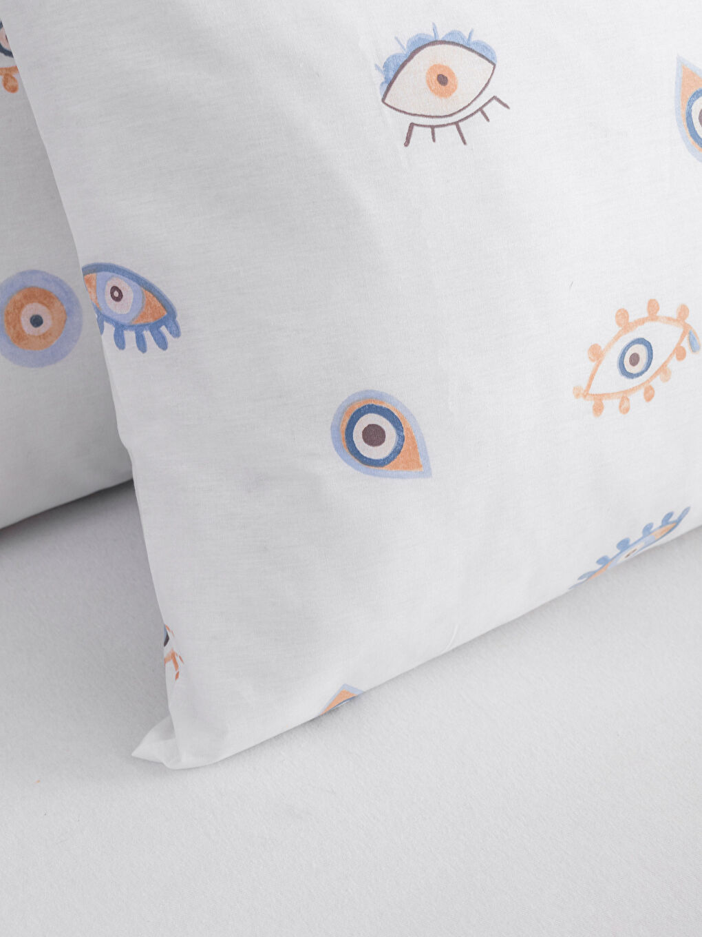 Karışık Göz Baskılı Çift Kişilik Nevresim Seti-3