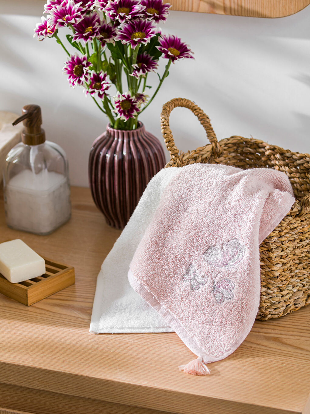 Serviette d'invité brodée 2 pcs 30x50 cm-1