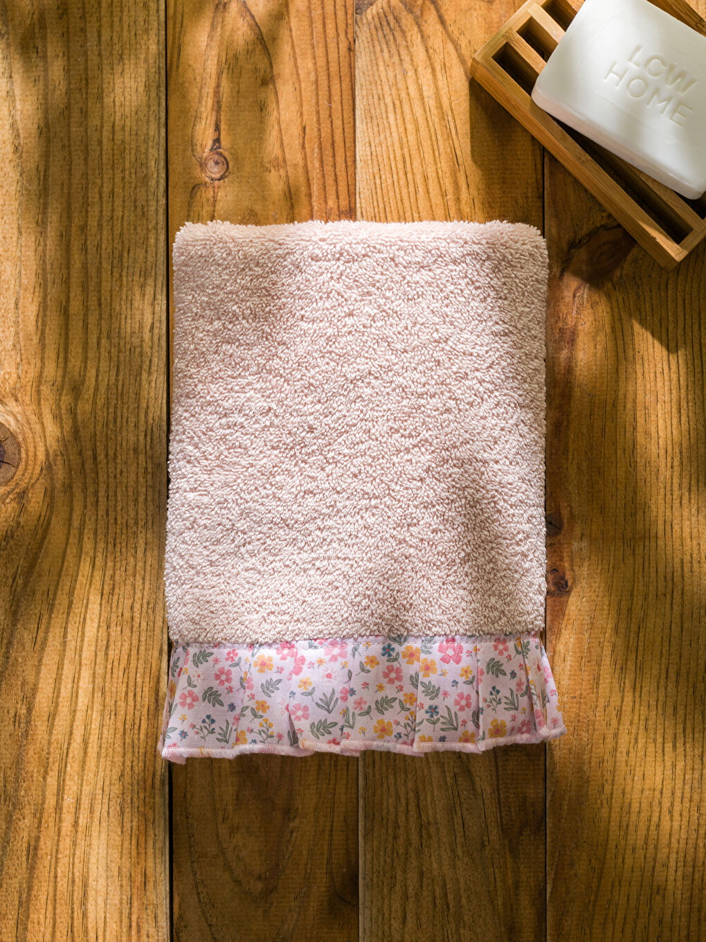 Pembe Çiçek Nakışlı Püsküllü Yüz Havlusu 50x80 cm-2