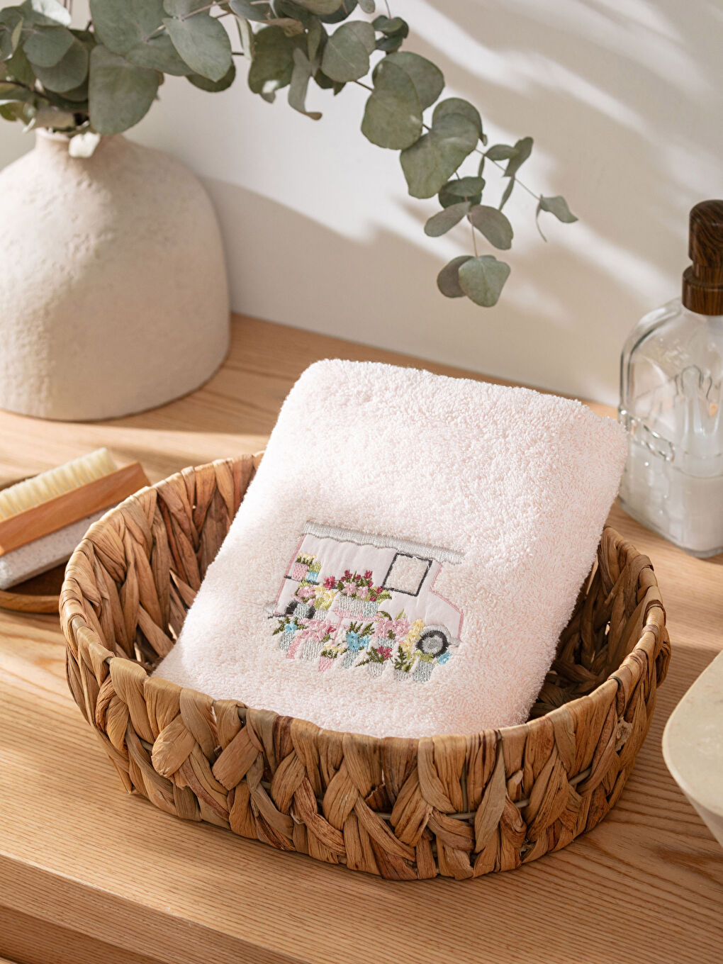 Pembe Nakışlı Pamuklu Yüz Havlusu 50x80 cm