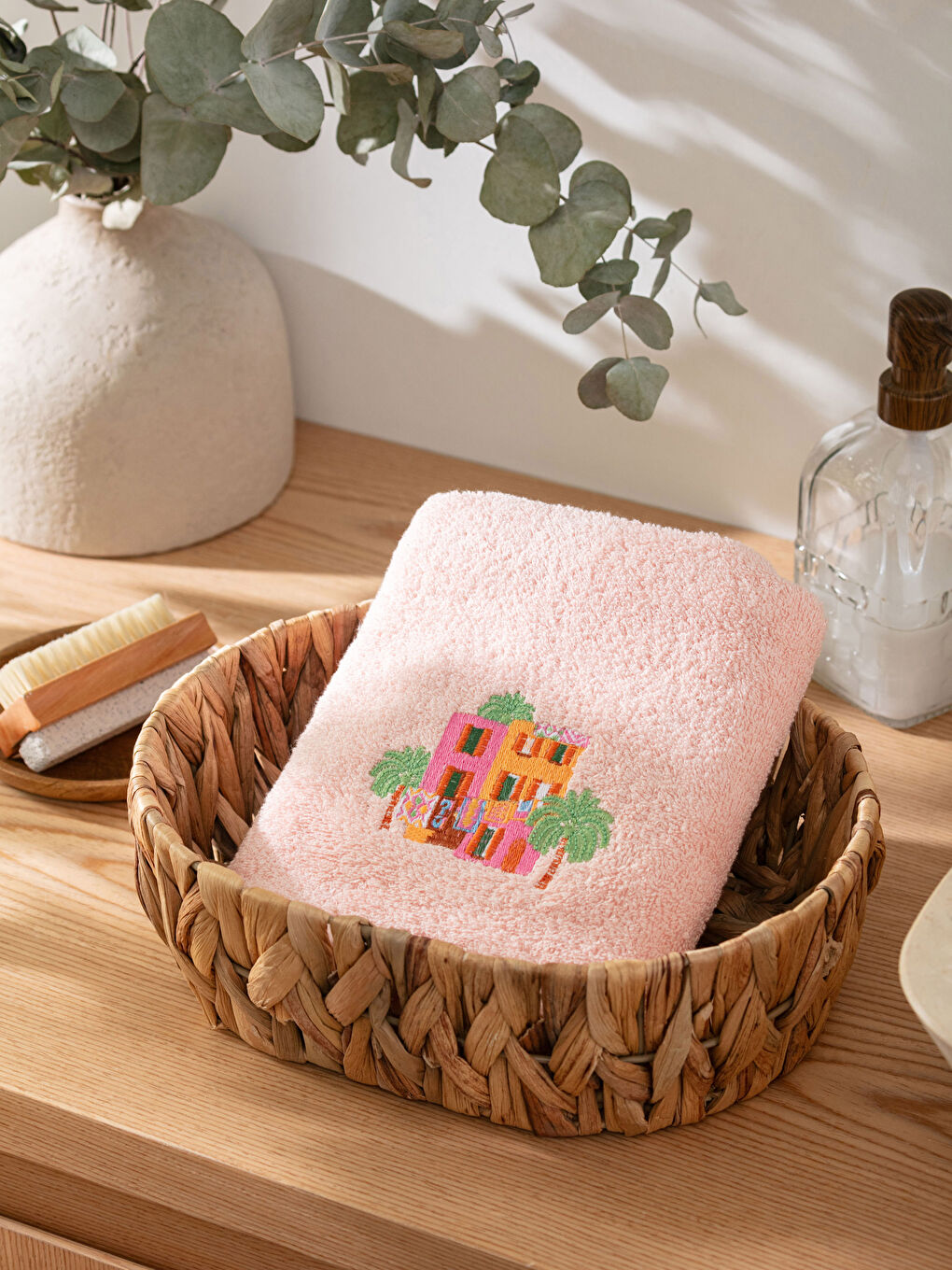 Pembe Nakışlı Pamuklu Yüz Havlusu 50x80 cm-1