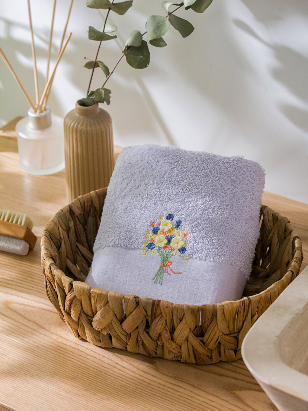 Lila Nakışlı Pamuklu Yüz Havlusu 50x80 cm-1