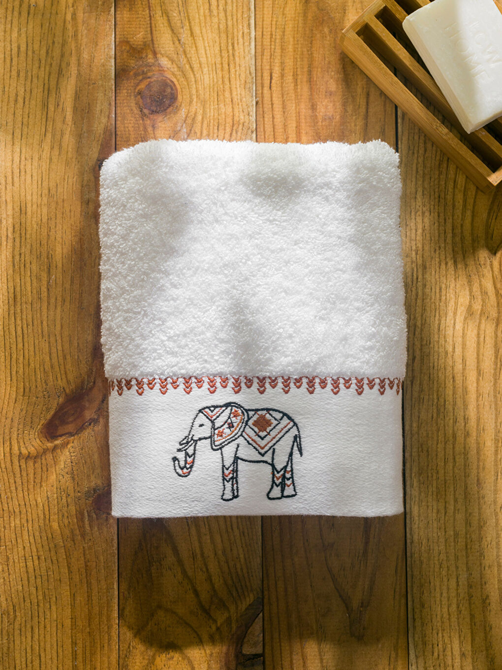 Karışık Fil Nakışlı Yüz Havlusu 50x80 cm-2