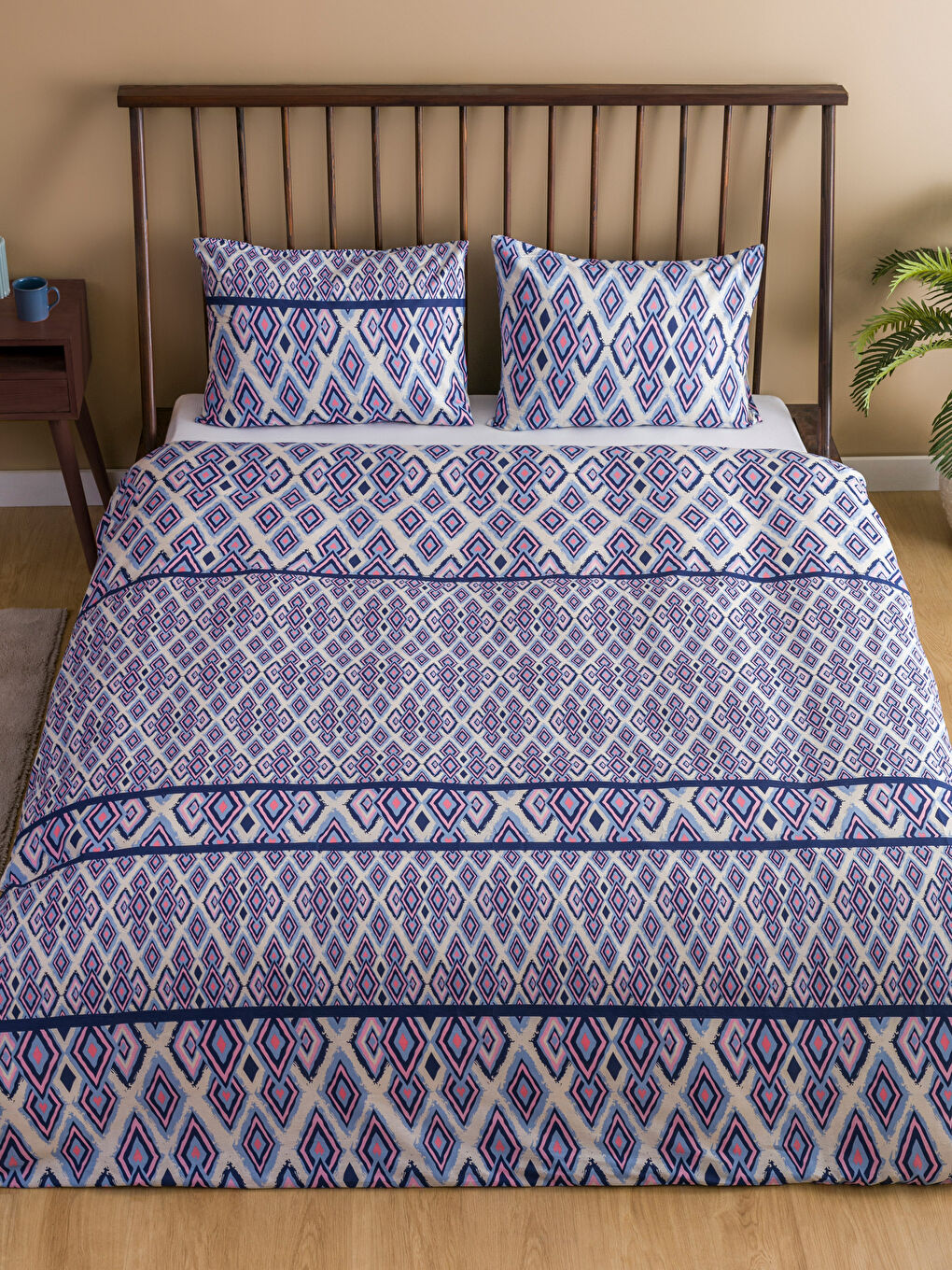 Karışık Desenli Çift Kişilik Nevresim Seti-1