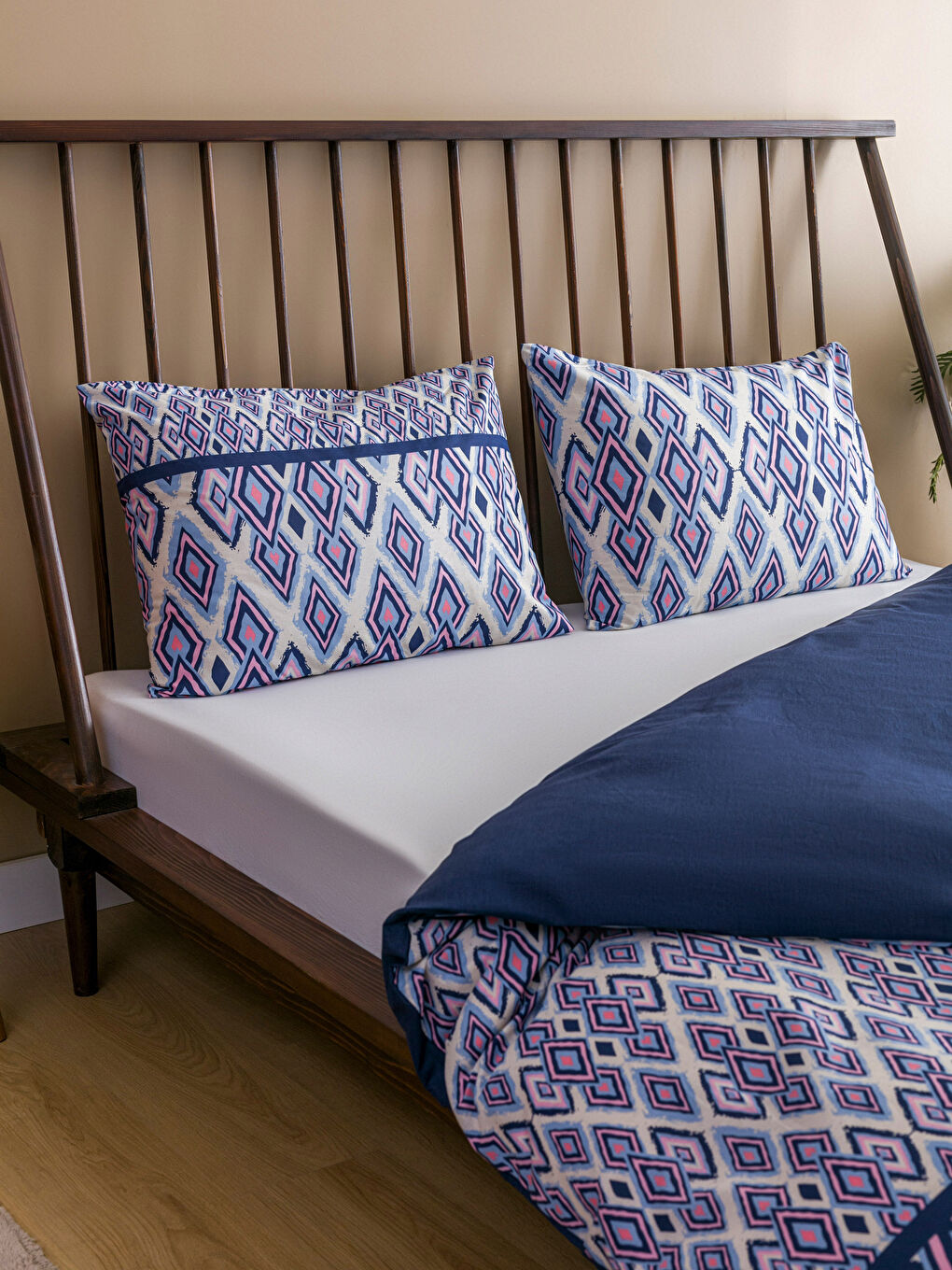 Karışık Desenli Çift Kişilik Nevresim Seti-2