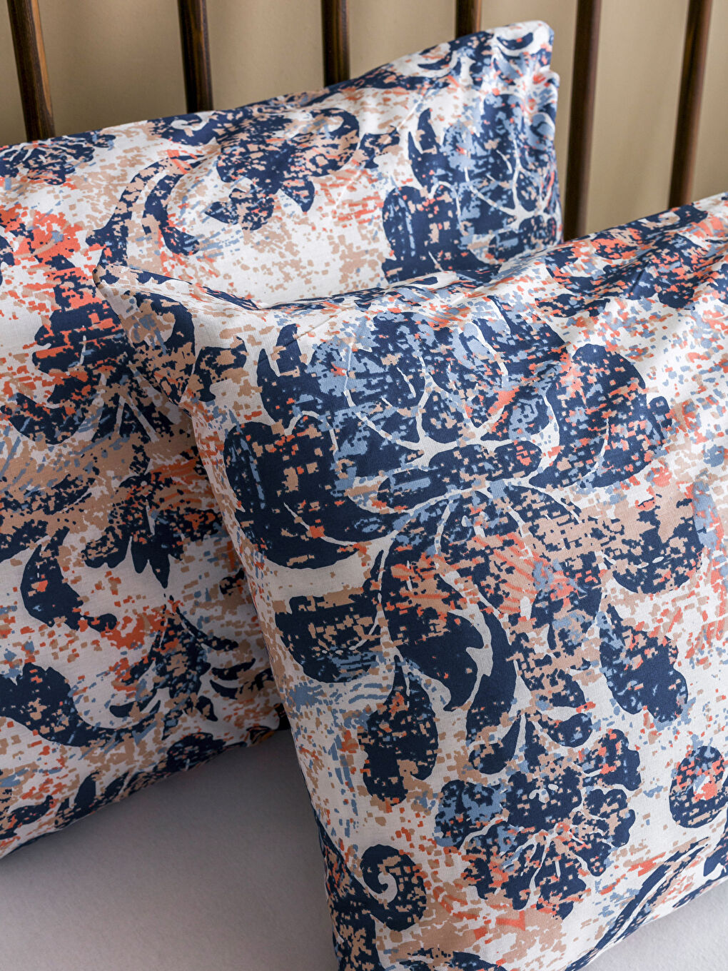 Karışık Desenli Çift Kişilik Nevresim Seti-3