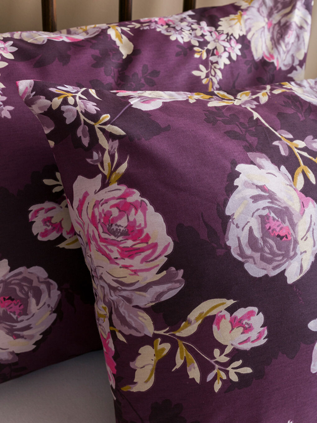 Karışık Çiçek Desenli Çift Kişilik Nevresim Seti-3