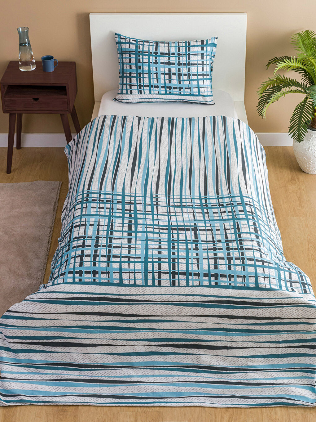 Karışık Desenli Tek Kişilik Nevresim Seti-1