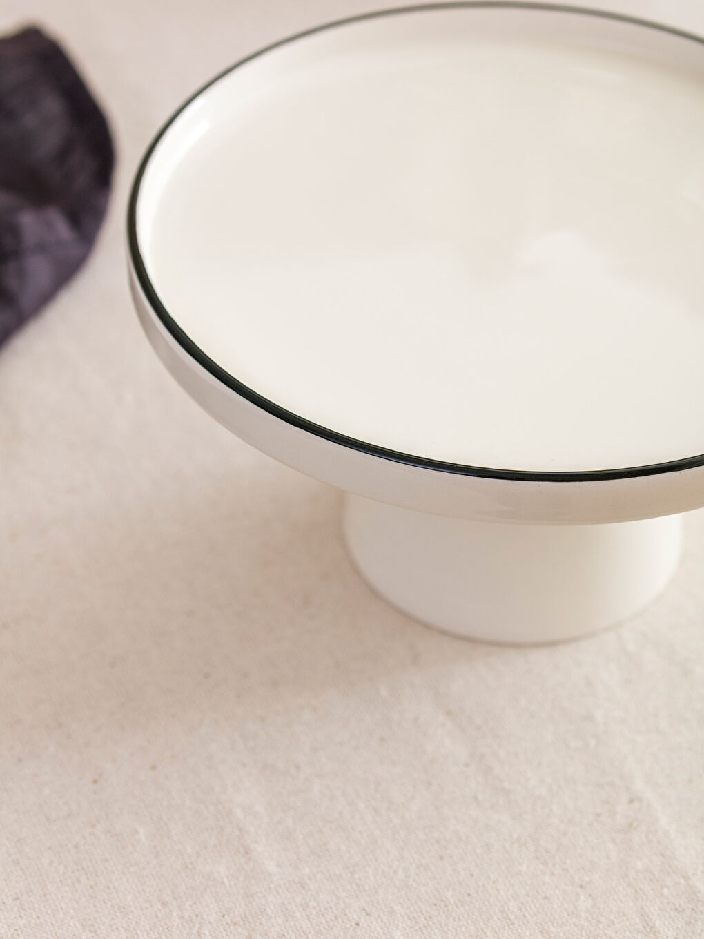 Siyah Seramik Ayaklı Kek Standı 20 cm-2