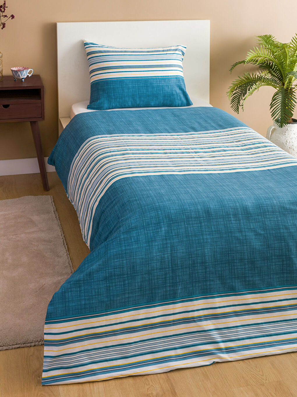 Karışık Desenli Tek Kişilik Nevresim Seti