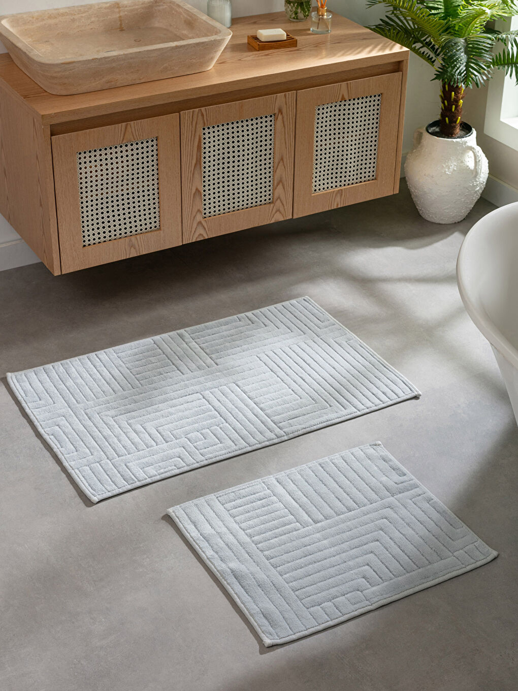 Line Patterned Bath Mat 2 Pack