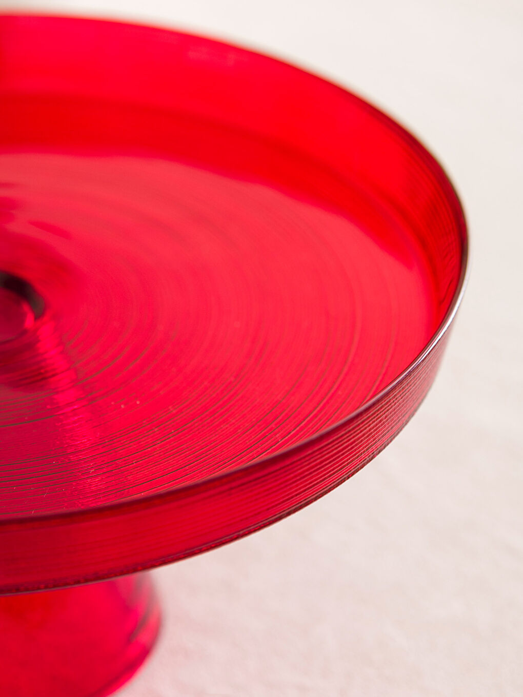 Kırmızı Ayaklı Cam Sunumluk 21 cm-2