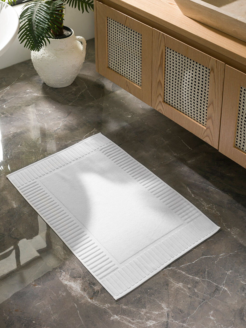 Beyaz Desenli Banyo Paspası 50x70 cm