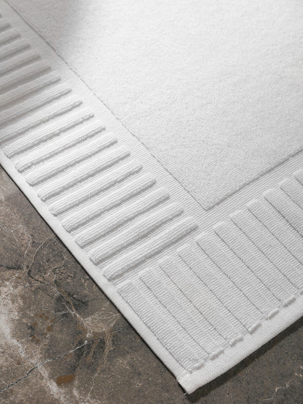 Beyaz Desenli Banyo Paspası 50x70 cm-1