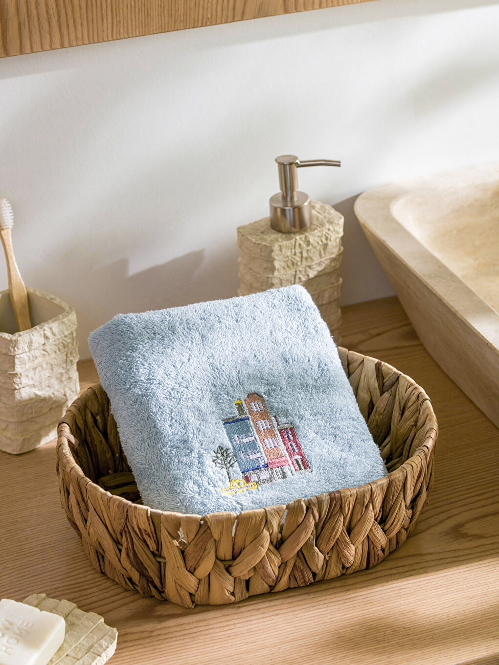 Mavi Nakışlı Yüz Havlusu 50x80 cm-1