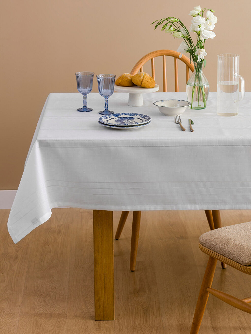 LCW HOME Beyaz Düz Masa Örtüsü 150x200 cm - 1