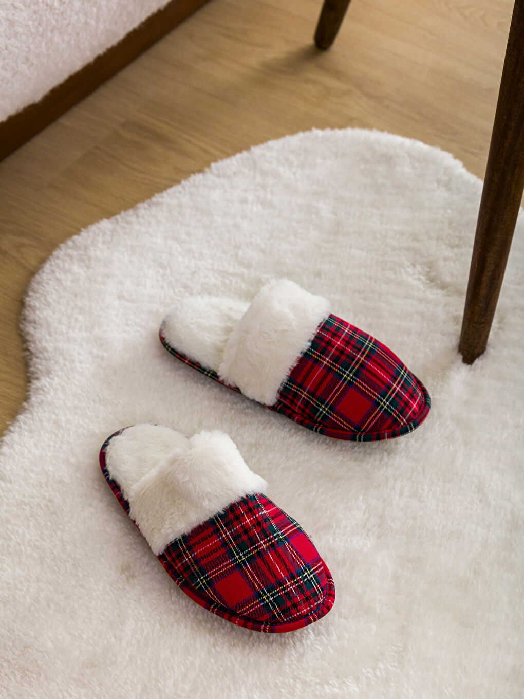 Закрытые спереди клетчатые женские домашние тапочки-1