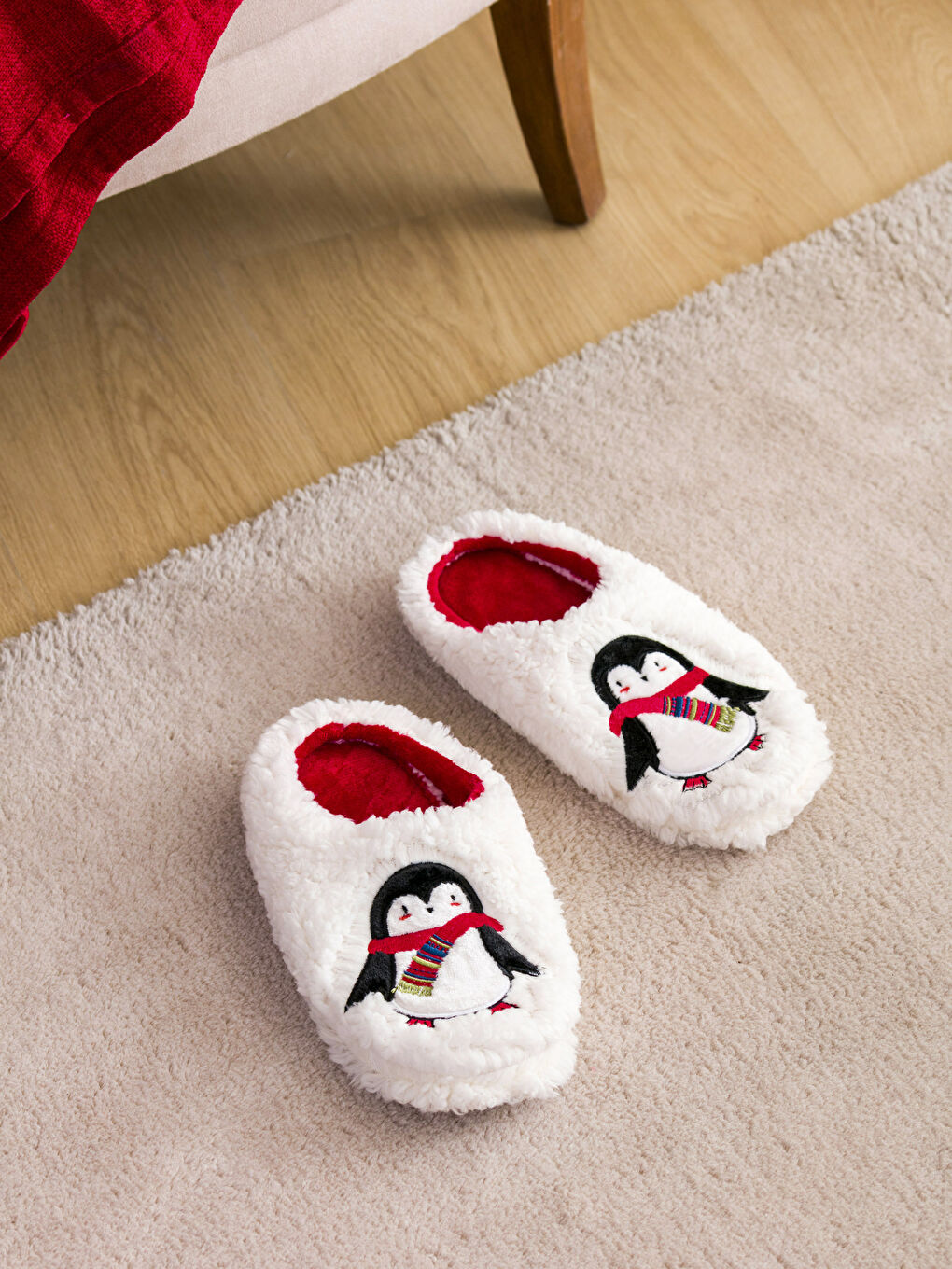 Penguin Embroidered Plush Women's House Slippers -W3HE23Z8-VGB