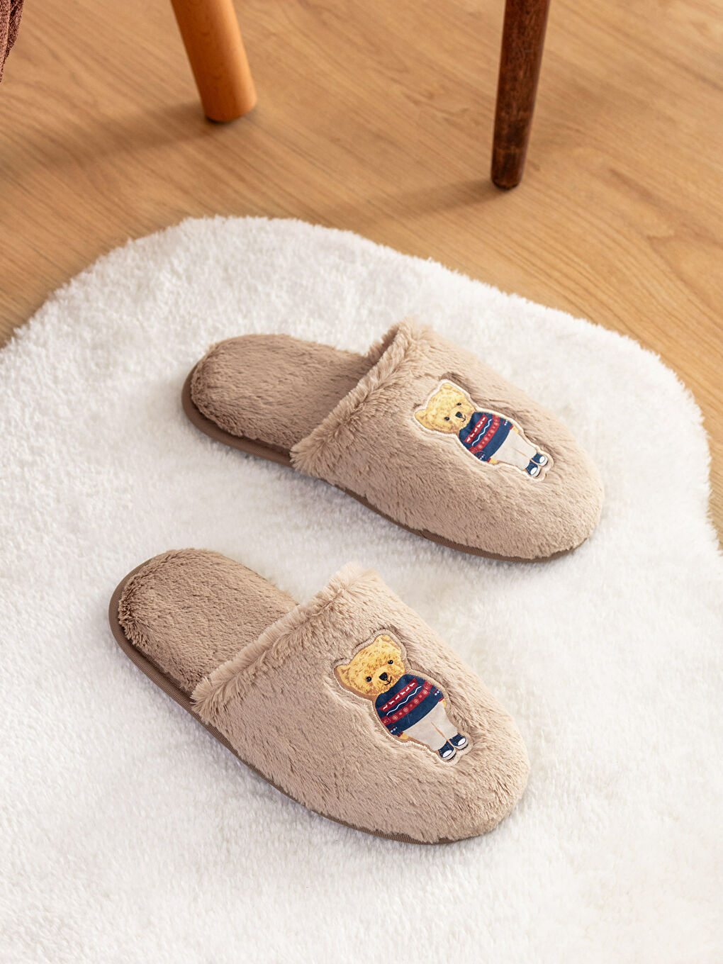 Teddy Bear Embroidered Women's Home Slippers-1