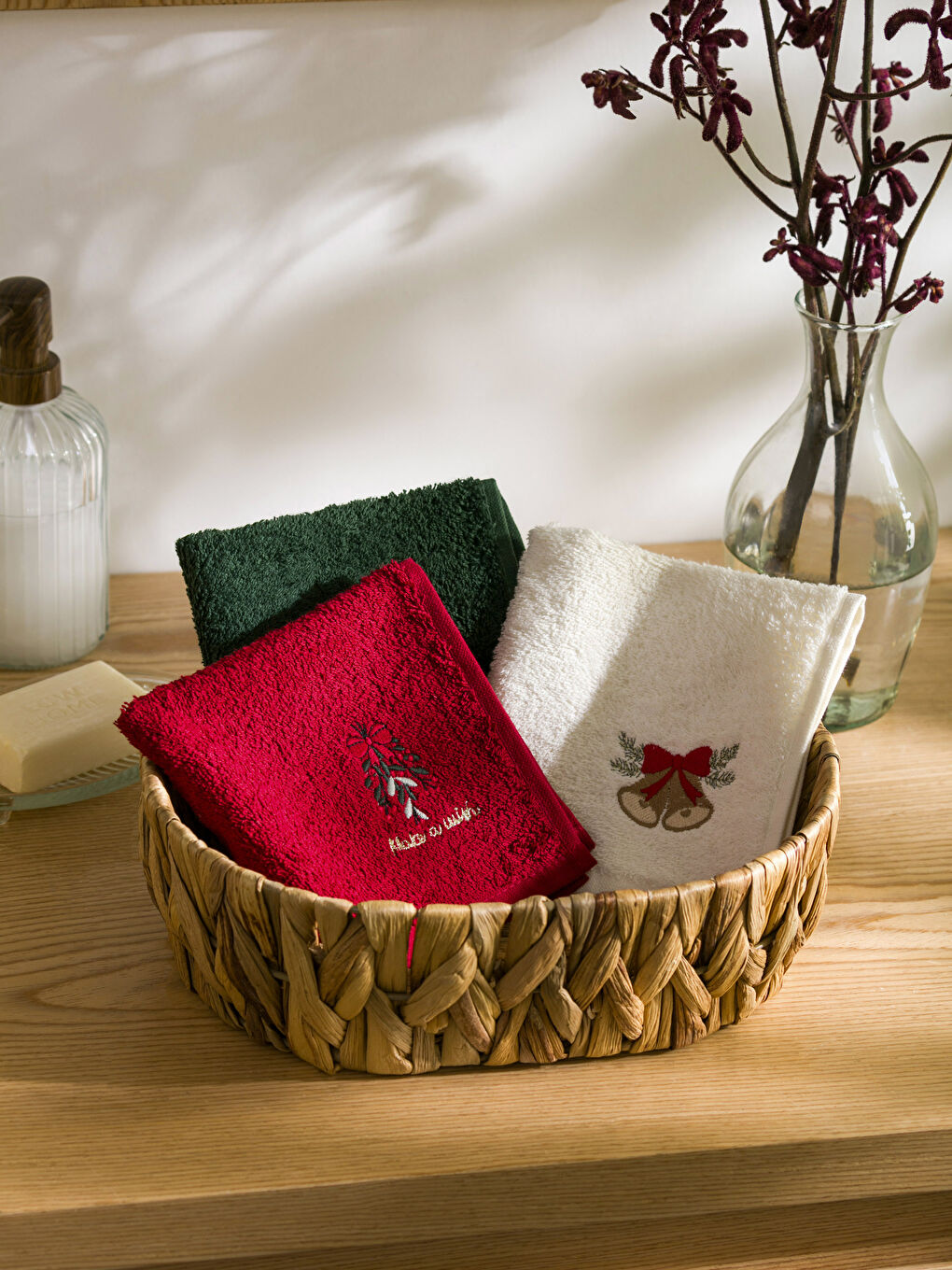 მოქარგული საახალწლო თემატიკის ხელის პირსახოცების 3-ცალიანი ნაკრები-1