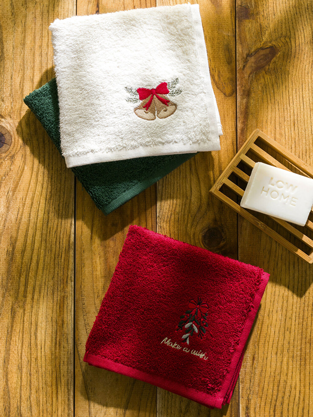 მოქარგული საახალწლო თემატიკის ხელის პირსახოცების 3-ცალიანი ნაკრები-2