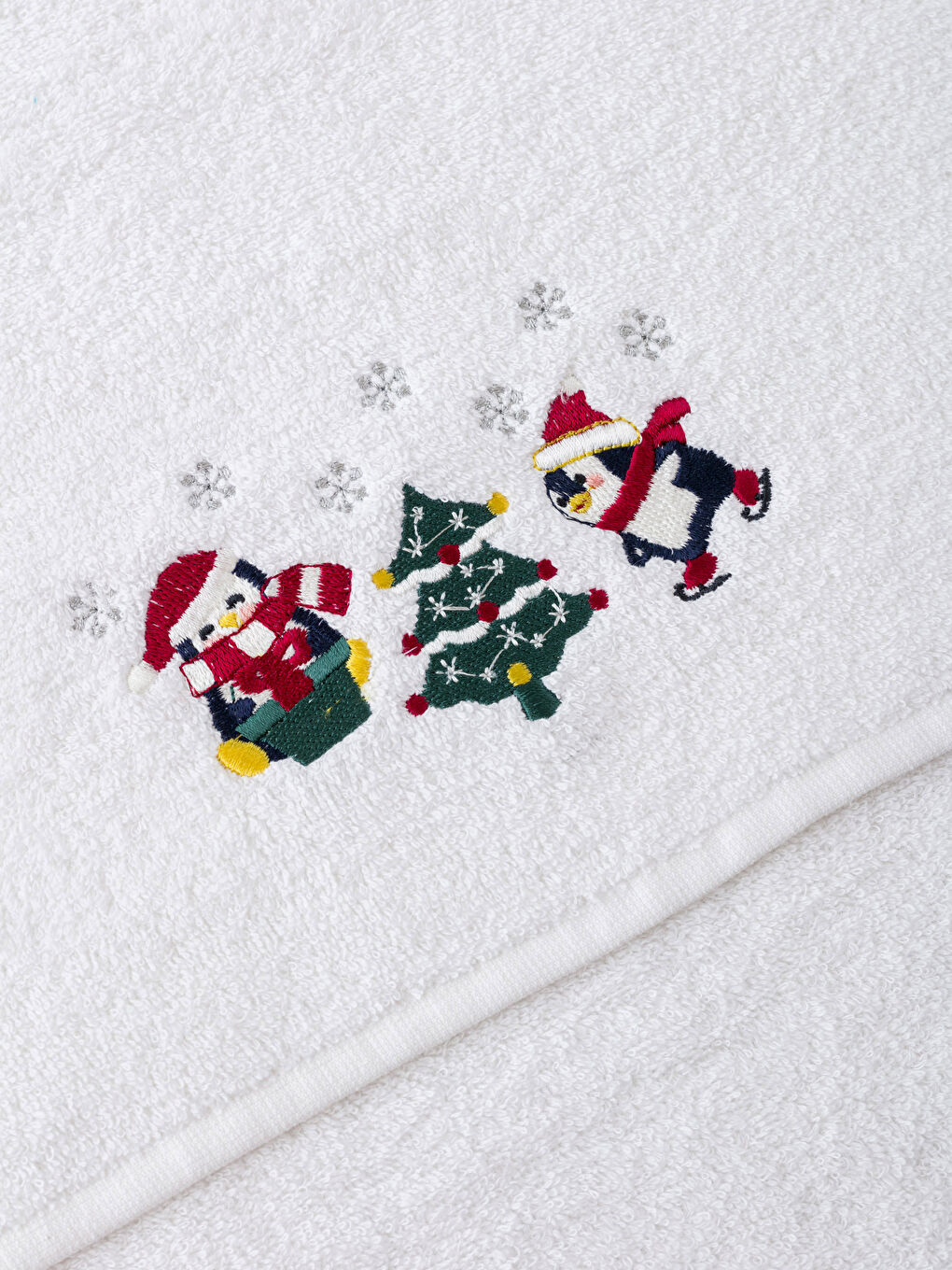 Beyaz Yeni Yıl Temalı Yüz Havlusu 50x80 cm-3