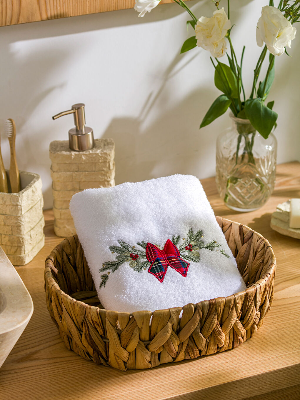 LCW HOME Cotton Floral Embroidered Face Towel 50x80 Cm -W3HF32Z8-J5E